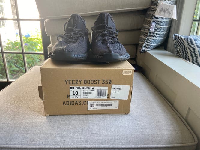 Black Unisex Size 10 (Women's 11) Adidas Yeezy Boost 350 V2