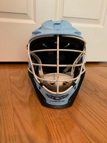 2019 National Champion Onondaga Community College S Helmet and Gloves