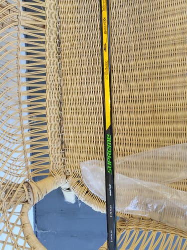 New Junior Bauer Right Handed Supreme UltraSonic Hockey Stick P92 Pro Stock