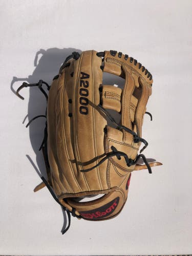 Outfield 12.75" A2000 Baseball Glove