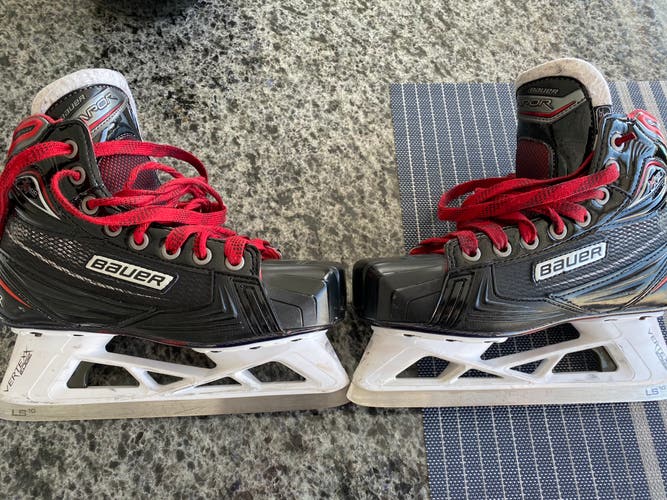Used Bauer Regular Width Size 3.5 X900 Hockey Goalie Skates