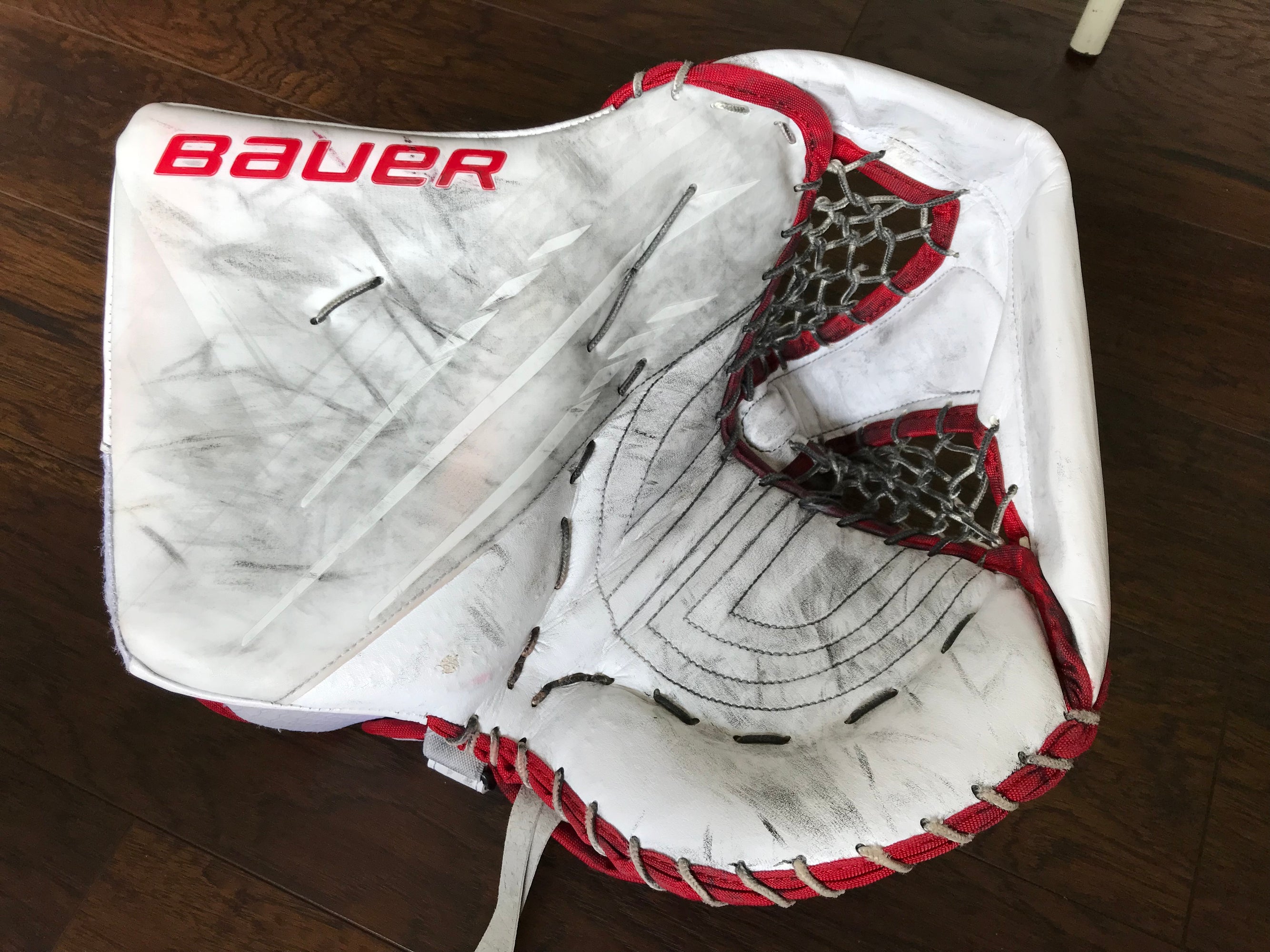 Pro Stock Bauer Hyperlite skinned 2X Pro Goalie Glove Practice