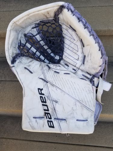 Used Bauer Regular Supreme 3s Sr Goalie Glove