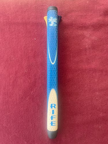 New Rife Putter Grip (Blue/White)