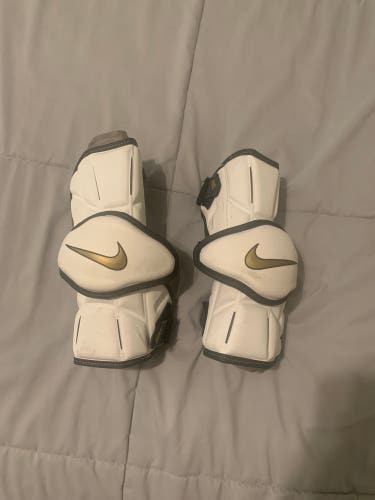 Syracuse Lacrosse Team Issued Large Nike Vapor Arm Pads