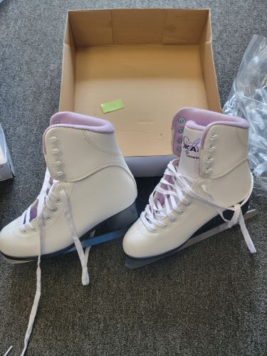 New Jackson GS180 Purple Figure Skates Size 7