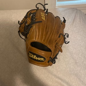 Used First Base 11.75" A900 Baseball Glove