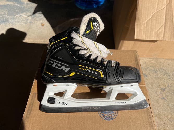 Used CCM Regular Width Size 4 Super Tacks 9380 Hockey Goalie Skates