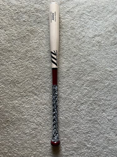 Marucci Wood   30" AM22 Bat