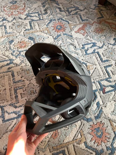 (MTB) Fox Racing PROFRAME Full Face Helmet, with extra pads and bag