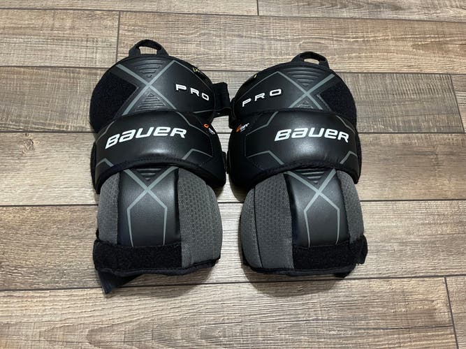 Intermediate Bauer PRO Knee Guards Pads Hockey Goalie
