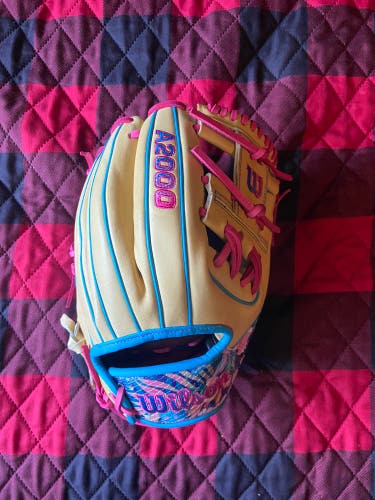 New Limited edition Omaha Wilson A2000 Glove