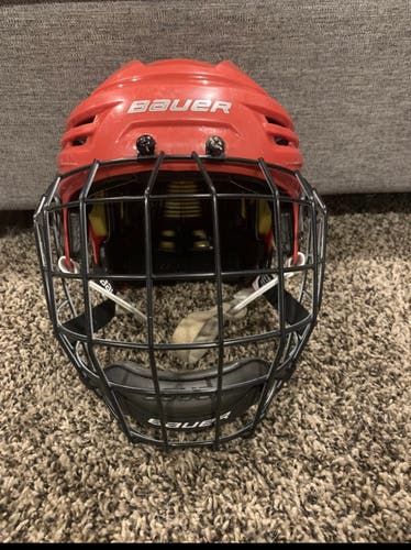 Medium Bauer Re-Akt Helmet