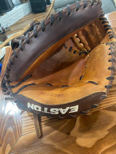 Easton Core Catchers Mitt (Youth Model)