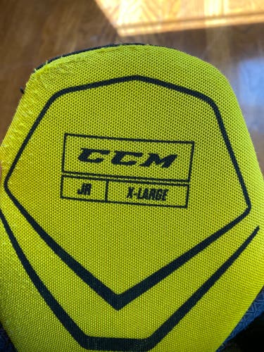 Junior XL CCM Vector Hockey Pants
