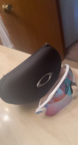 White Adult One Size Fits All Oakley Sunglasses