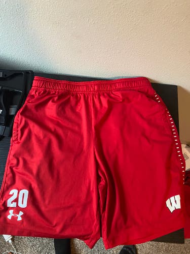 Wisconsin Team Issue #20 Under Armour Shorts Sz L