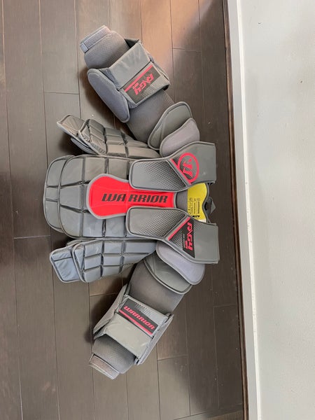 Used Medium Warrior Ritual G4 Goalie Chest Protector