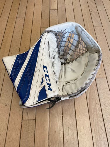 Used Regular Extreme Flex E4.9 Goalie Glove White/Royal Blue