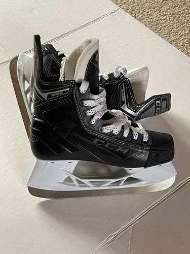Junior Used CCM super tacks 9350 Hockey Skates Size 4 D