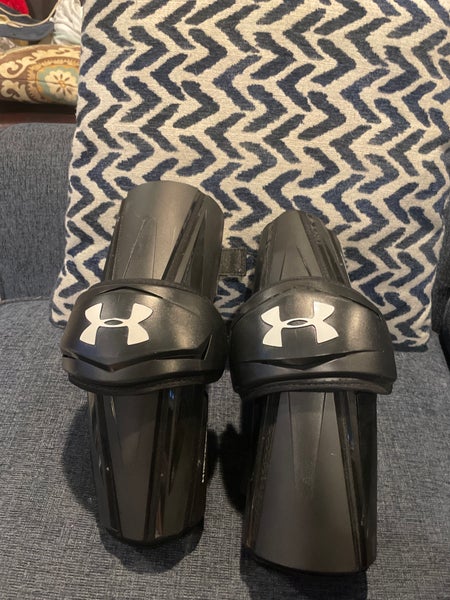 Black Under Amour Revenant Arm Pads