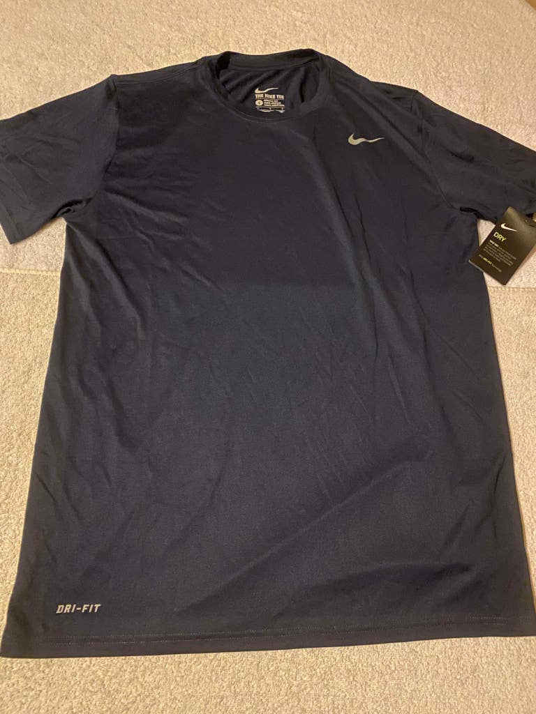 The Nike Tee Dri Fit Navy Short Sleeve Shirt, Men's Large