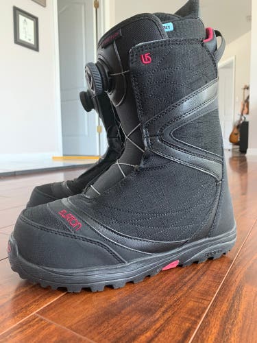 Women's Size 7.0 (Women's 8.0) Burton Starstruck Snowboard Boots