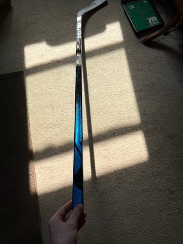 Used Bauer Nexus Geo (Spray Painted) P92 77 Flex Right Handed