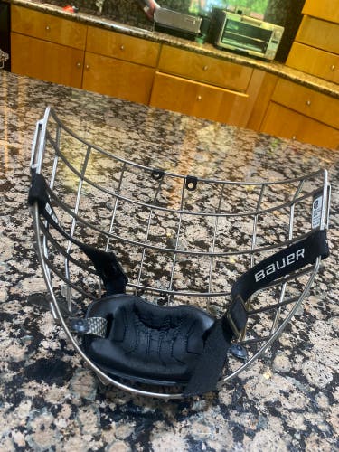 Medium Bauer Full Cage Profile III Facemask