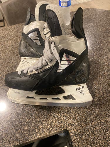 Used True Regular Width Pro Stock Size 9 Pro Custom Hockey Skates