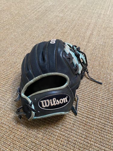 Infield 11.5" A2000 Baseball Glove