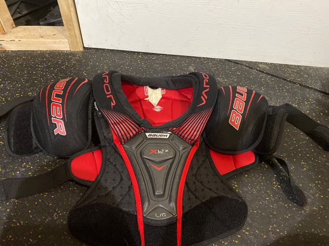 Junior Large Bauer  Vapor Shoulder Pads
