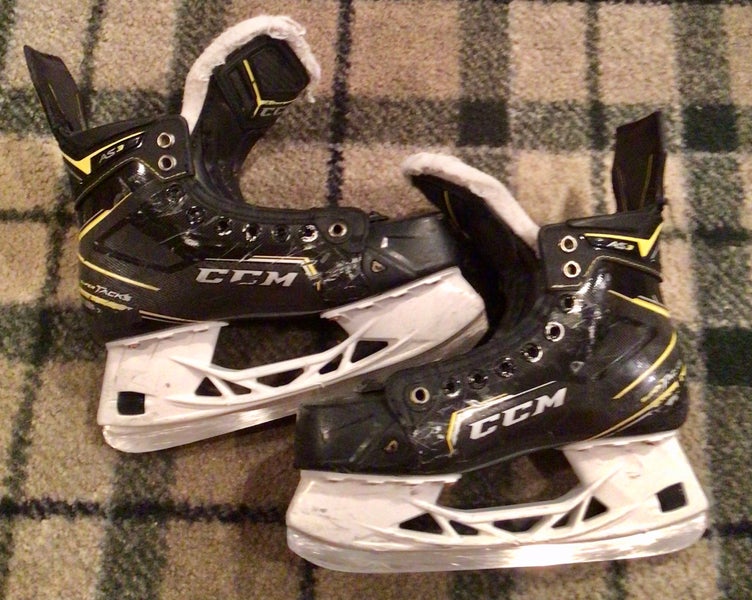 Used CCM Size 5.5 Super Tacks Hockey Skates