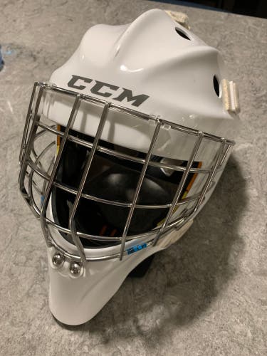Ccm Axis goalie mask