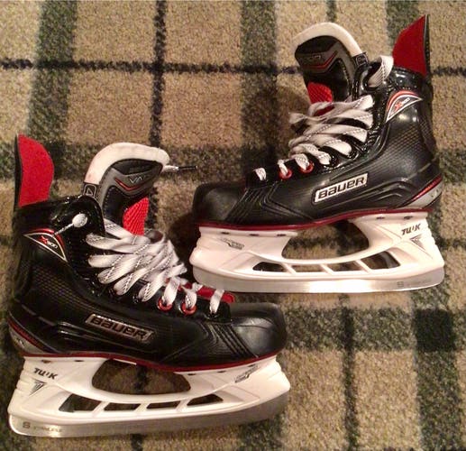 Used Bauer Regular Width Size 4.5 Vapor X500 Hockey Skates