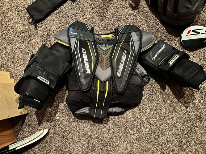 Used Medium Bauer Supreme 2S Pro Goalie Chest Protector