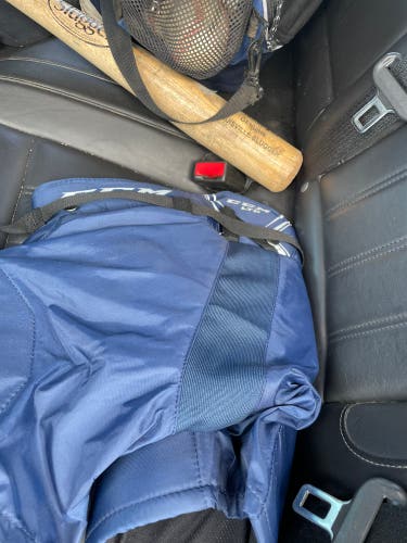 Youth Medium CCM Hockey Pants