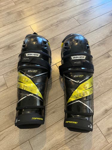 Used Bauer Supreme ultrasonic Shin Pads