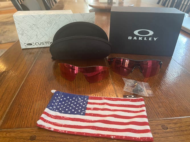 Used One Size Fits All Oakley Radar Sunglasses