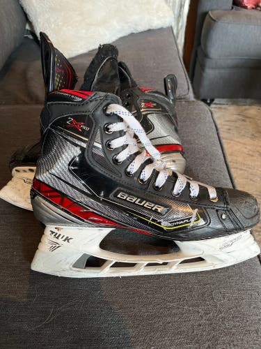 2X PRO Bauer Regular Width Pro Stock Size 8 Vapor 2X Pro Hockey Skates
