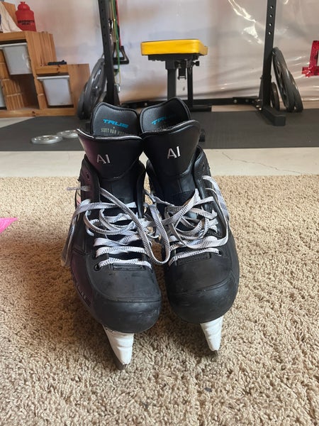 Used True Regular Width Pro Stock Size 7.5 Pro Custom Hockey Skates