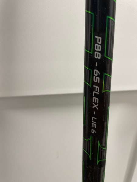 Intermediate Right Handed P88 Pro Stock Supreme ADV Hockey Stick