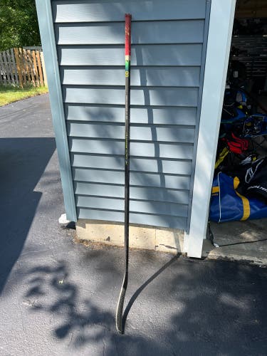 Intermediate Right Handed P28M  Alpha DX Hockey Stick