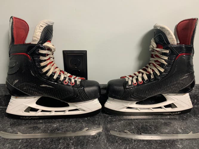 Used Bauer Regular Width  Size 8 Vapor X700 Hockey Skates