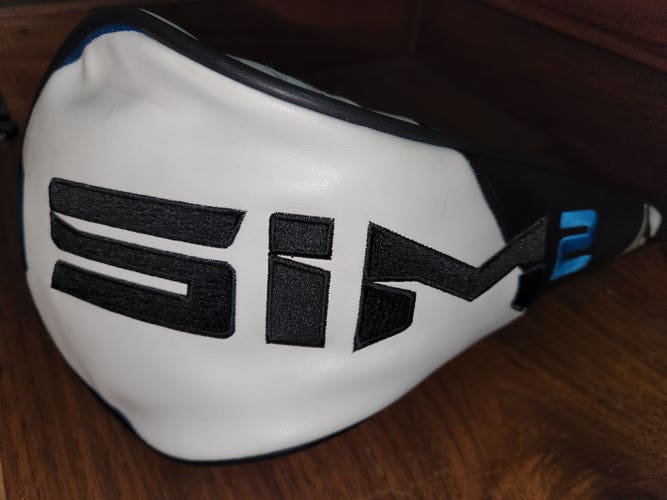 TaylorMade Sim 2  Driver Head Cover