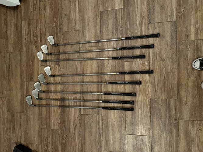 Wilson Staff D100 Irons 4-GW