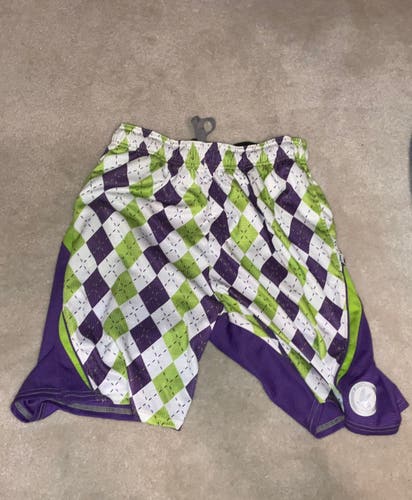 Used Medium  Shorts