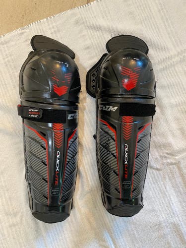CCM QuickLite Shin Pads
