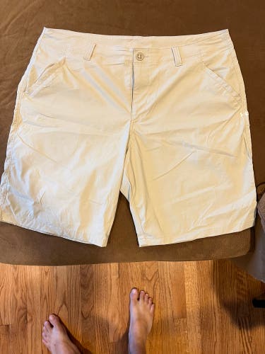 UA golf shorts