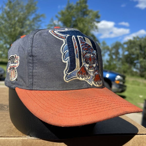 Vintage 90s Detroit Tigers Logo Athletic Spellout Snapback Hat Cap